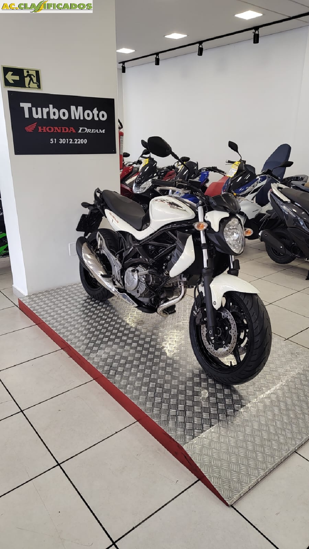SUZUKI GSR GLADIUS 650 2015